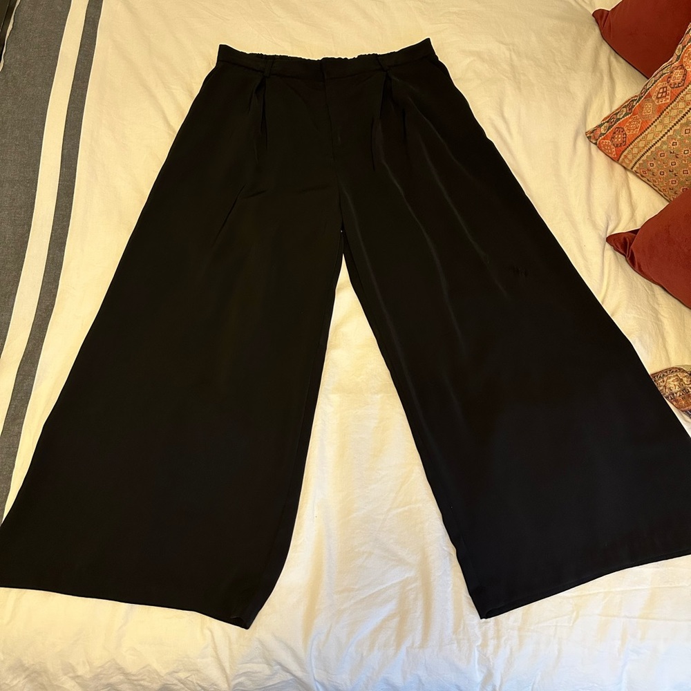 Black wide leg, high waisted pants